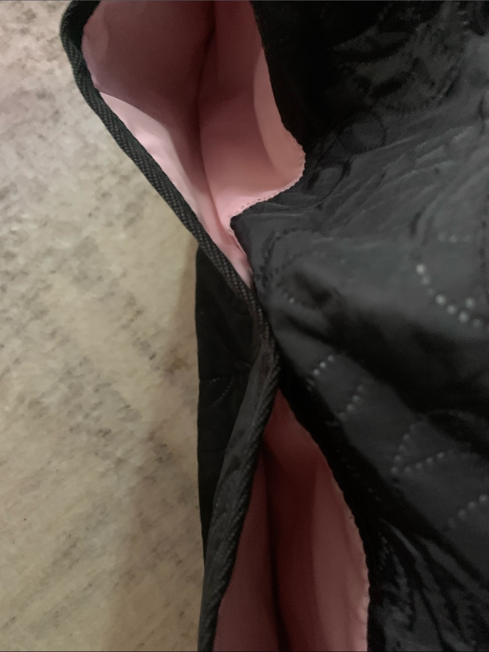 Lesportsac Black Quilted Shoulder Diaper Bag with Matching Pouch/ Changing Pad - Picture 4 of 12